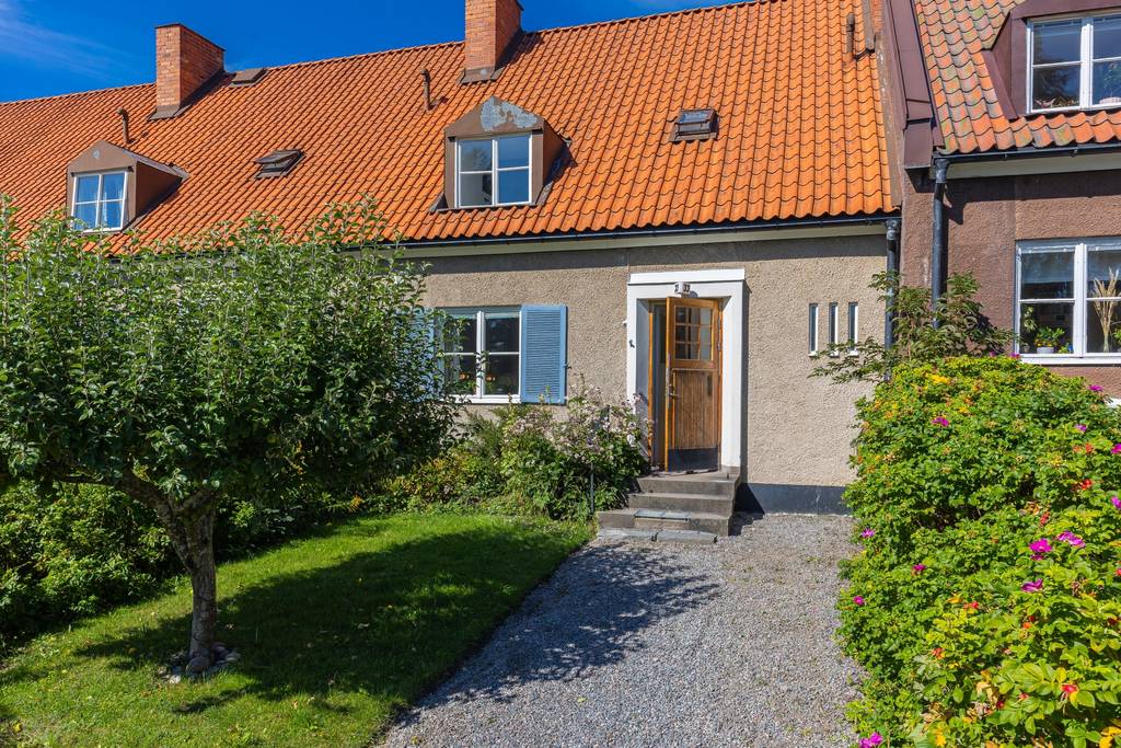 Dränering mot husgrund suterrängvilla. Åkersberga Österåker